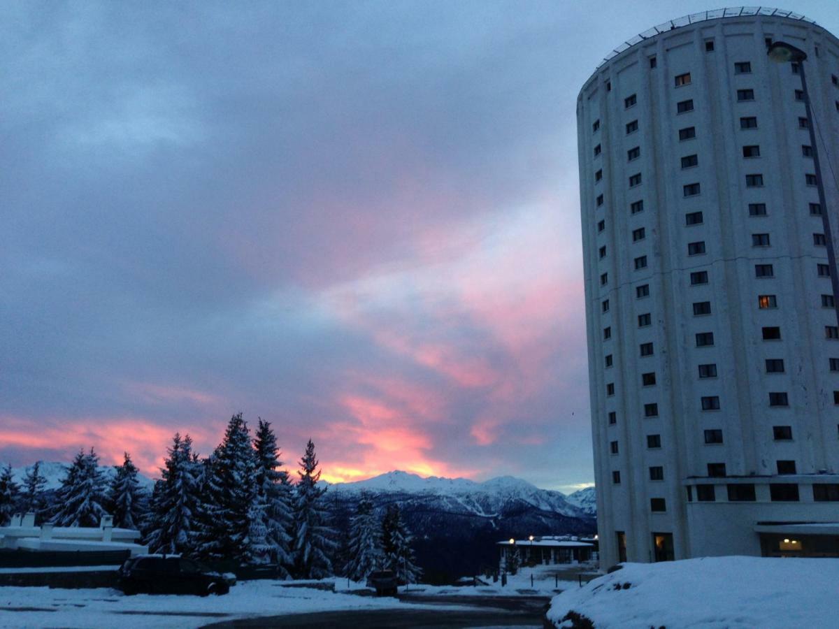 Apartment House On The Slopes *